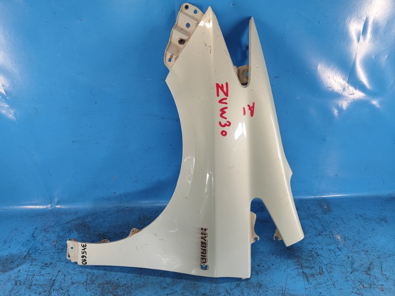 Front wing TOYOTA PRIUS - 30 09-17 Lev.