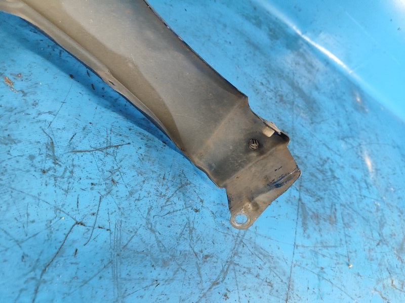 Front wing TOYOTA PRIUS - 30 09-17 Lev.