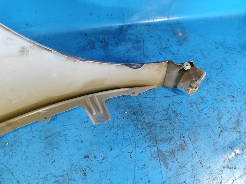 Front wing TOYOTA PRIUS - 30 09-17 Lev.