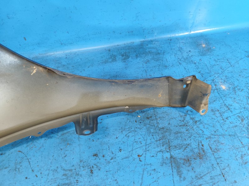 Front wing TOYOTA PRIUS - 30 09-17 Lev.