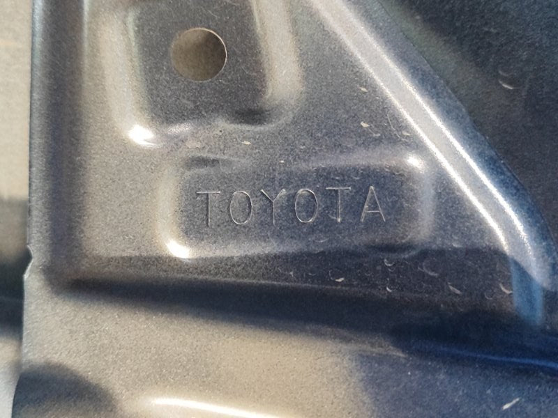 Front wing TOYOTA PRIUS - 30 09-17 Lev.