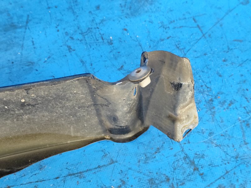 Front wing TOYOTA PRIUS - 30 09-17 Lev.