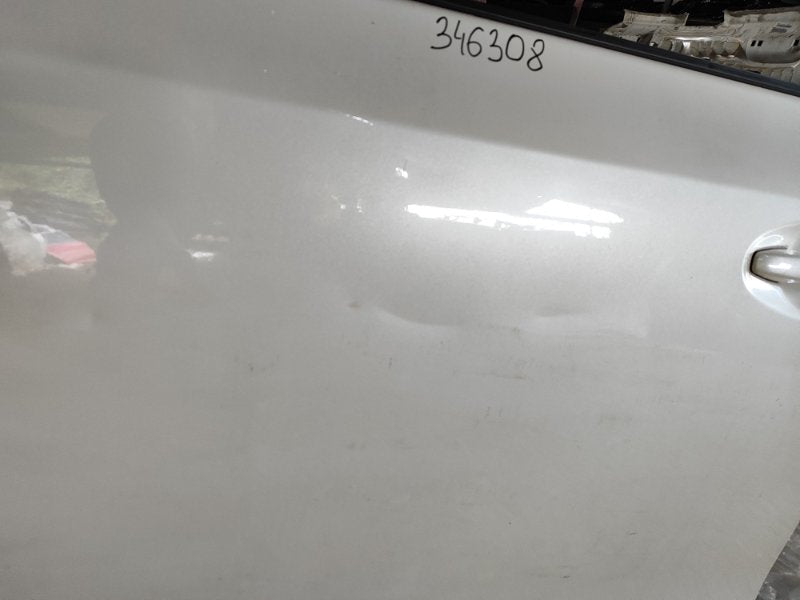 Door TOYOTA PRIUS PLUS 11-14 Left. Front.
