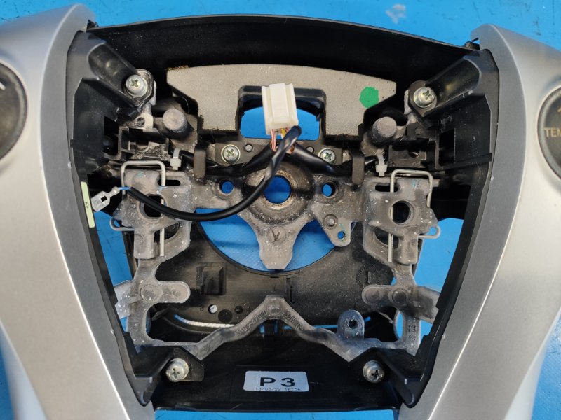 Toyota Prius steering wheel - 30 09-17