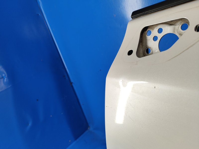 Door TOYOTA PRIUS PLUS 11-14 Left. Front.