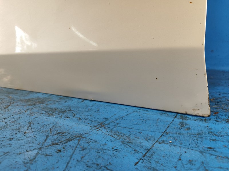 Door TOYOTA PRIUS PLUS 11-14 Left. Front.