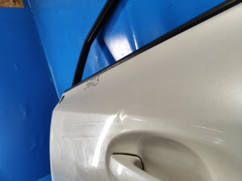Door TOYOTA PRIUS PLUS 11-14 Left. Front.