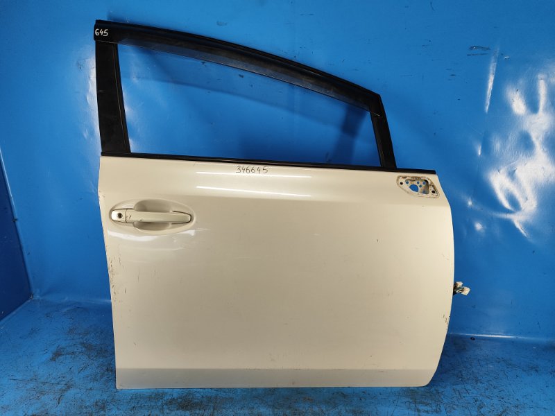 Door TOYOTA PRIUS PLUS 11-14 Right Front.