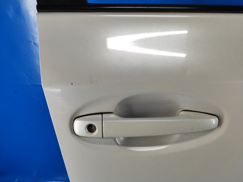 Door TOYOTA PRIUS PLUS 11-14 Right Front.