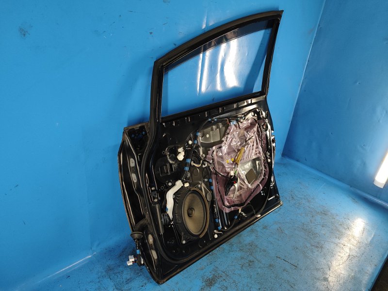 Door TOYOTA PRIUS PLUS 11-14 Right Front.