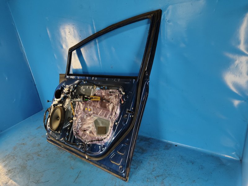 Door TOYOTA PRIUS PLUS 11-14 Right Front.