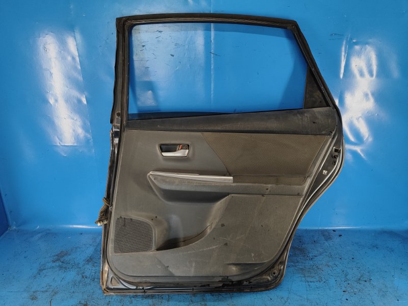 Door TOYOTA PRIUS PLUS 11-14 Right Rear