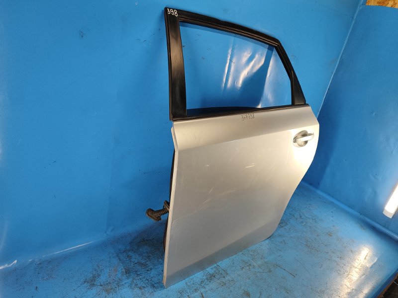 Door TOYOTA PRIUS PLUS 11-14 Left. Rear.