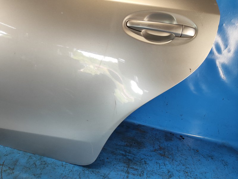 Door TOYOTA PRIUS PLUS 11-14 Left. Rear.