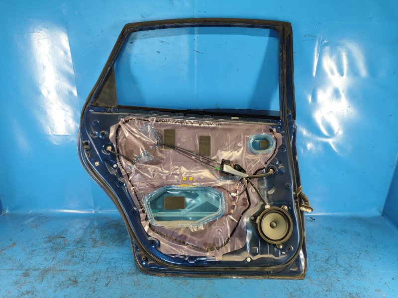 Door TOYOTA PRIUS PLUS 11-14 Left. Rear.