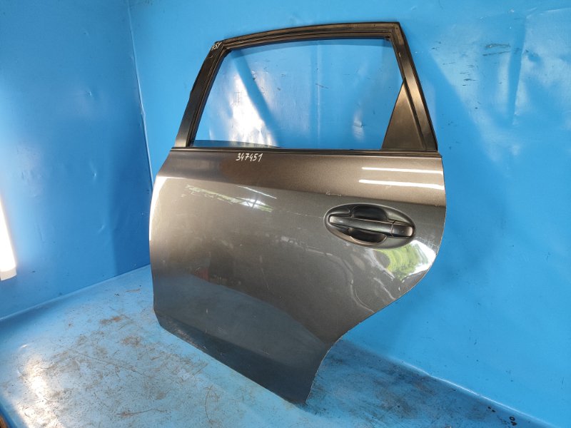 Door TOYOTA PRIUS PLUS 11-14 Left. Rear.