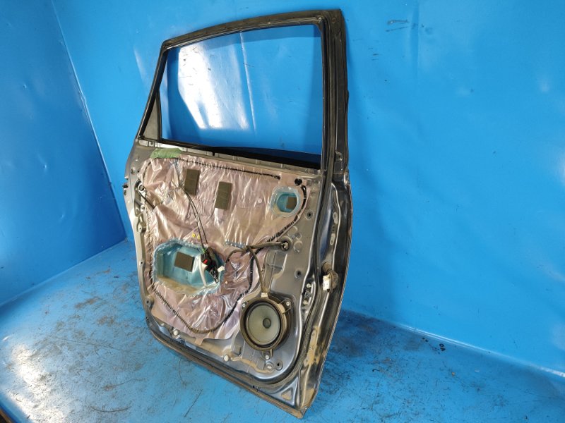 Door TOYOTA PRIUS PLUS 11-14 Left. Rear.