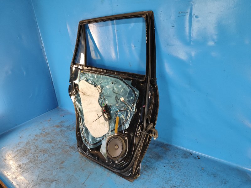 Door TOYOTA RAV4 05-12 Left. Rear.