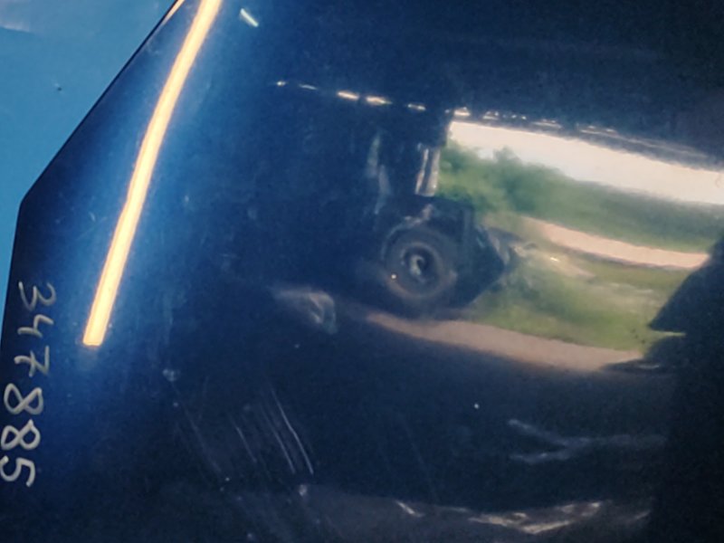 Hood of the Toyota Prius - 30 09-17