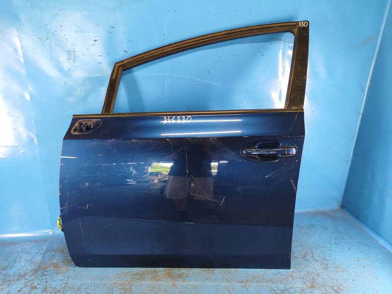 Door TOYOTA PRIUS PLUS 11-14 Left. Front.
