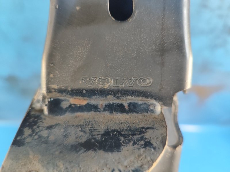 Front bumper reinforcement bracket VOLVO XC70 07-16 Left.