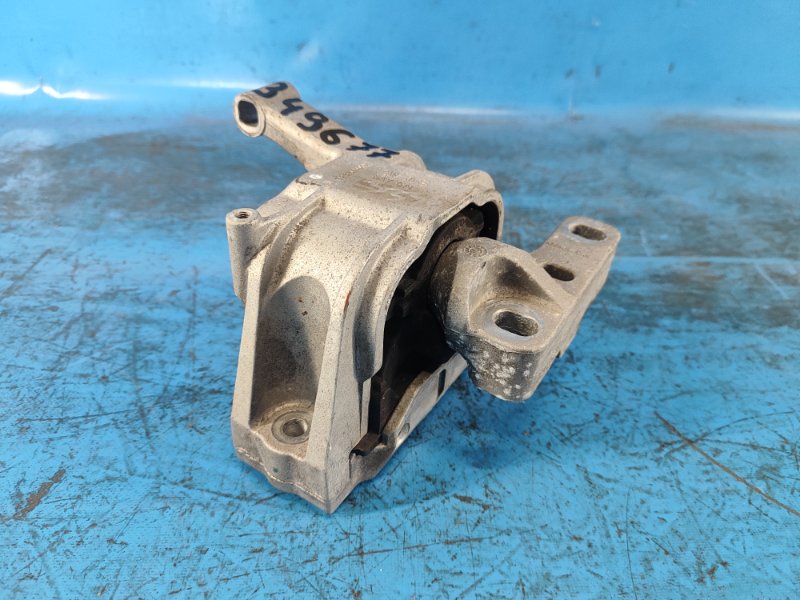 Engine mount VOLKSWAGEN TIGUAN 08-17 2017 Right.