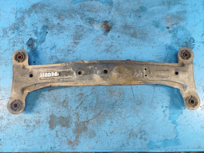 Rear suspension beam for the 96-01 Lexus ES300