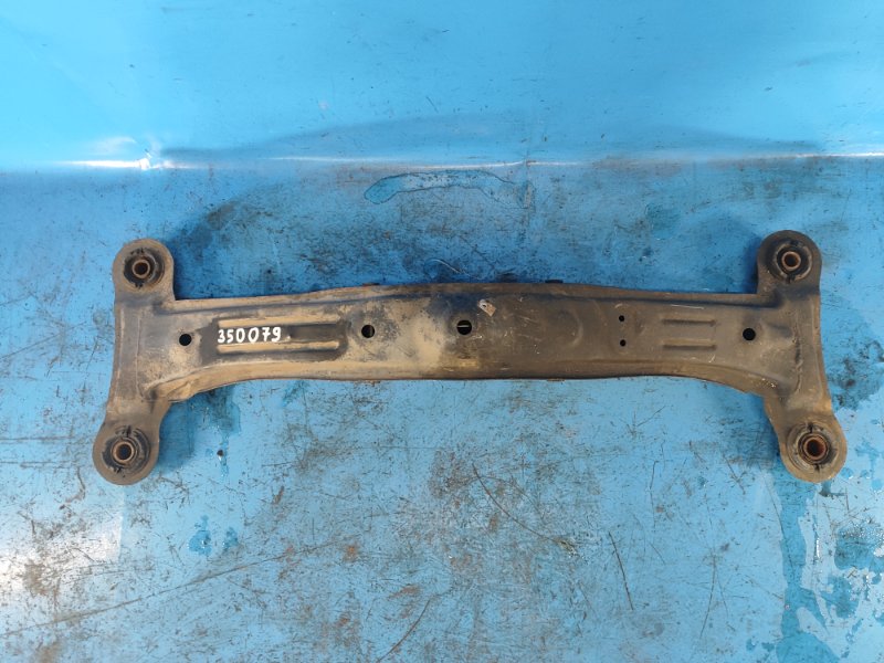 Rear suspension beam for the 96-01 Lexus ES300