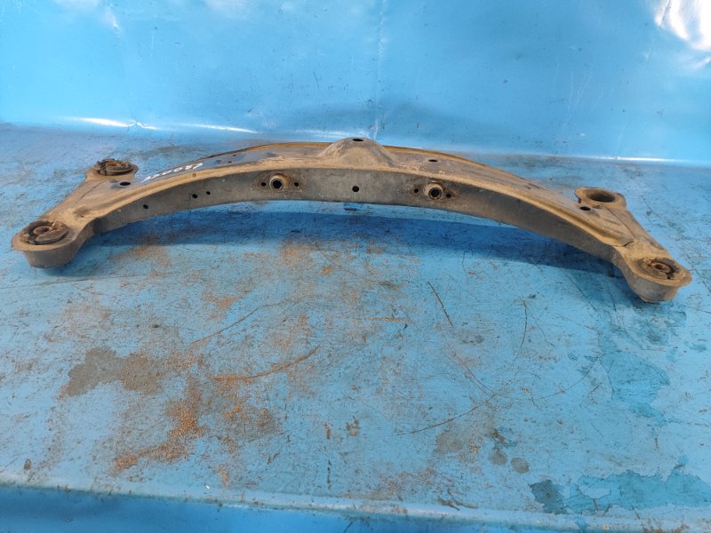 Rear suspension beam for the 96-01 Lexus ES300