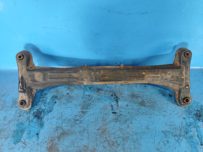 Rear suspension beam for the 96-01 Lexus ES300