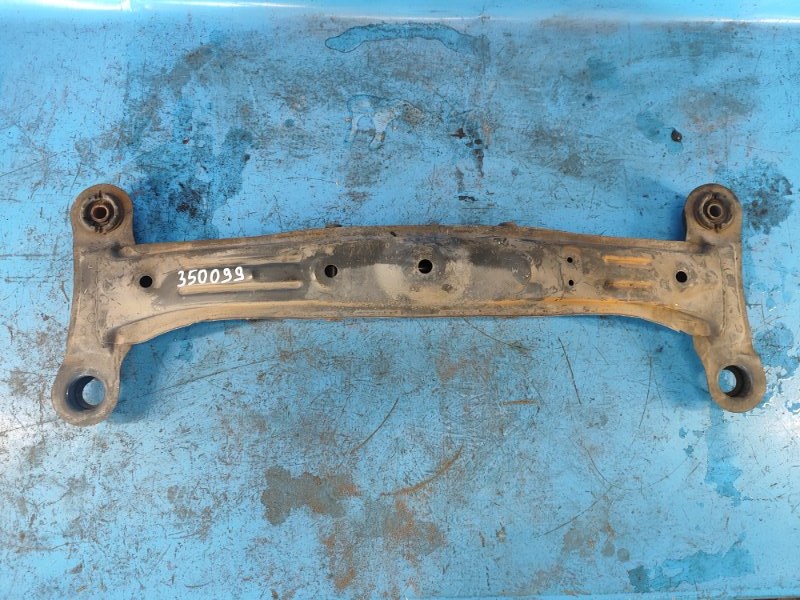 Rear suspension beam for the 96-01 Lexus ES300