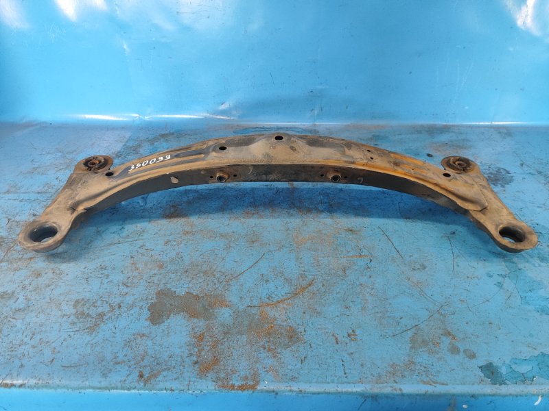 Rear suspension beam for the 96-01 Lexus ES300
