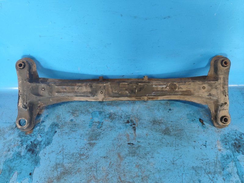 Rear suspension beam for the 96-01 Lexus ES300