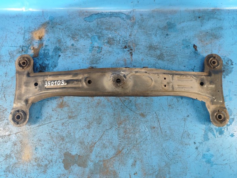 Rear suspension beam for the 96-01 Lexus ES300
