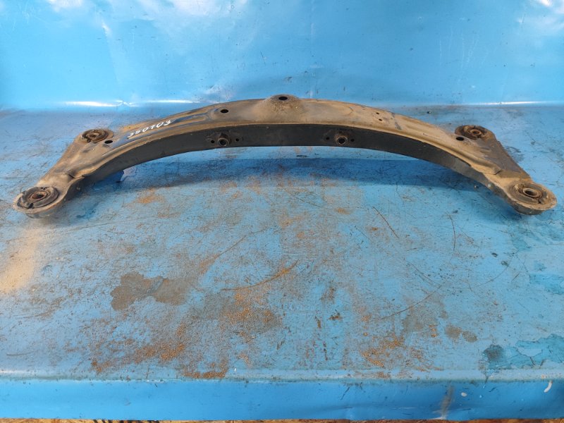 Rear suspension beam for the 96-01 Lexus ES300