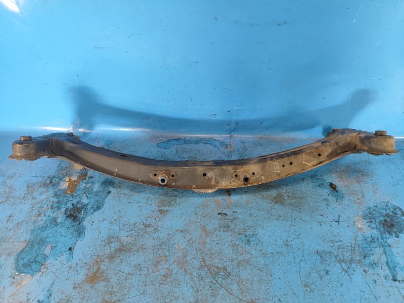 Rear suspension beam for the 96-01 Lexus ES300