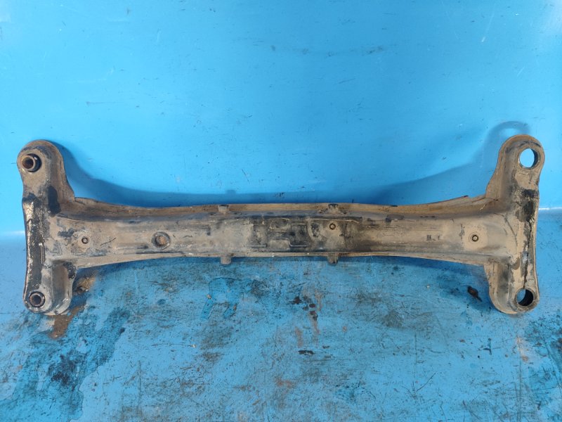 Rear suspension beam for the 96-01 Lexus ES300