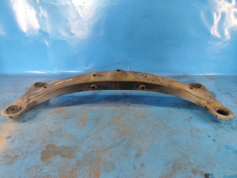 Rear suspension beam for the 96-01 Lexus ES300
