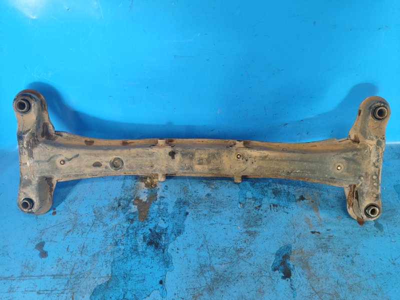 Rear suspension beam for the 96-01 Lexus ES300