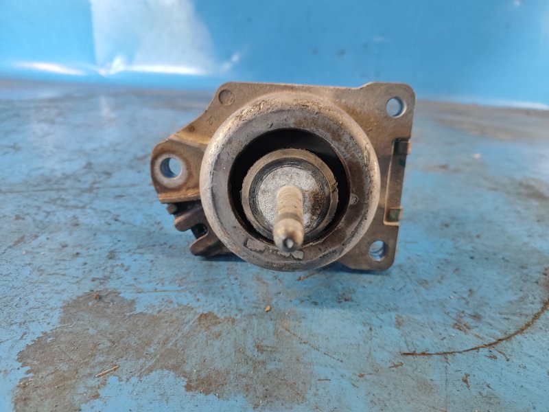 Lower engine mount FORD MUSTANG 15- Left.
