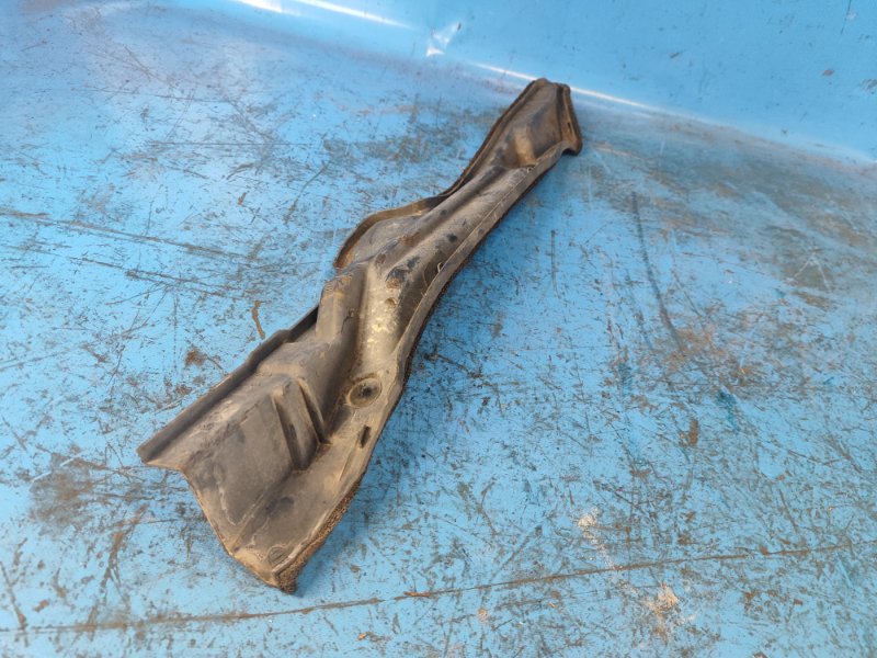 TOYOTA PRIUS Fender Boot - 20 03-11 Left. Front.