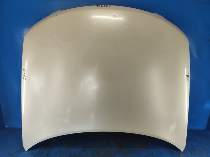 Hood of the INFINITI FX S50 03-08 2006