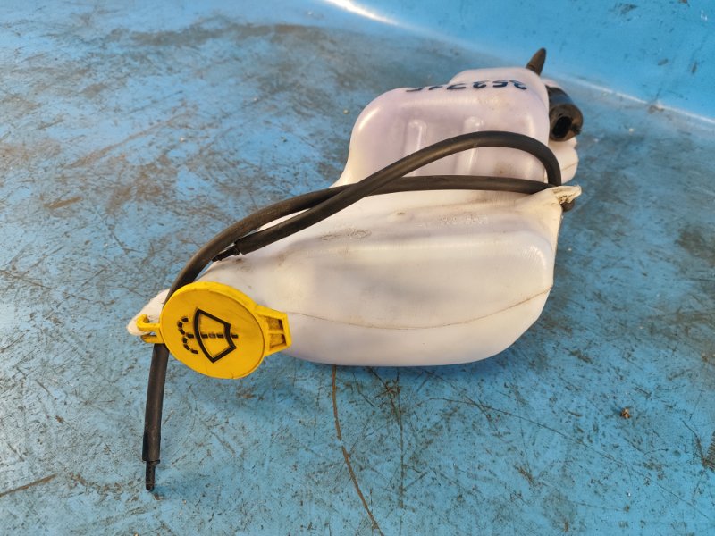 2014 Jeep Patriot 10-17 Windshield Washer Reservoir