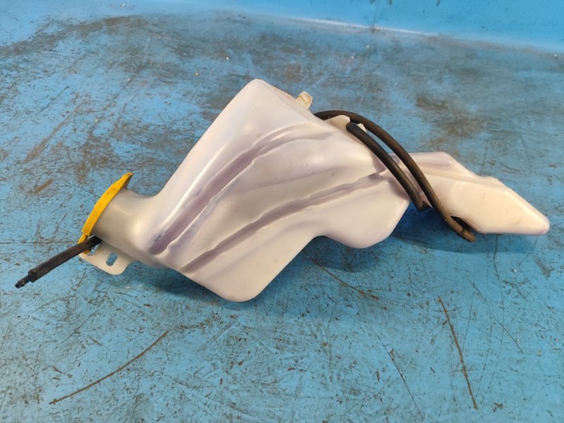 2014 Jeep Patriot 10-17 Windshield Washer Reservoir