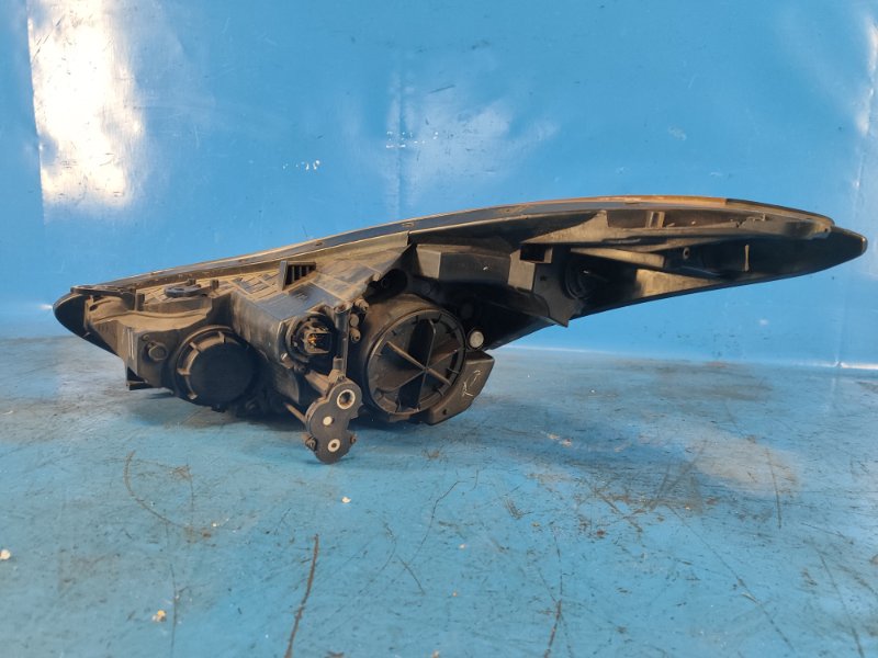 Headlight HYUNDAI ELANTRA MD 10-15 Right
