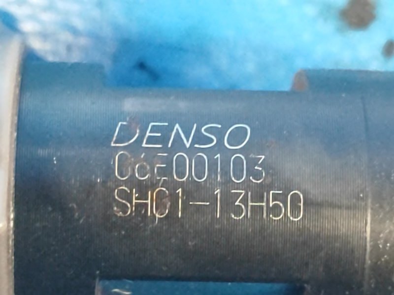Fuel injector Mazda CX-5 (KE) 11-17
