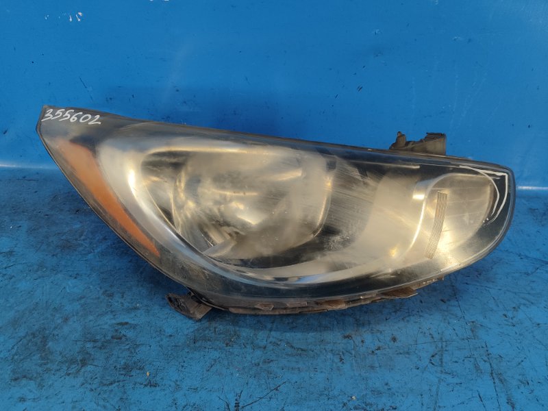 Headlight HYUNDAI ACCENT RB 10- 2013 Right