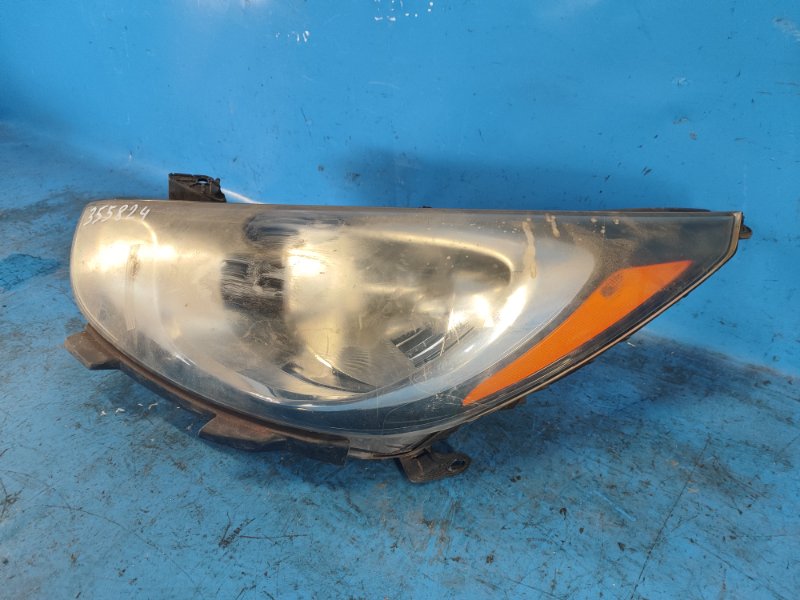 Headlight HYUNDAI ACCENT RB 10- 2011 Left.