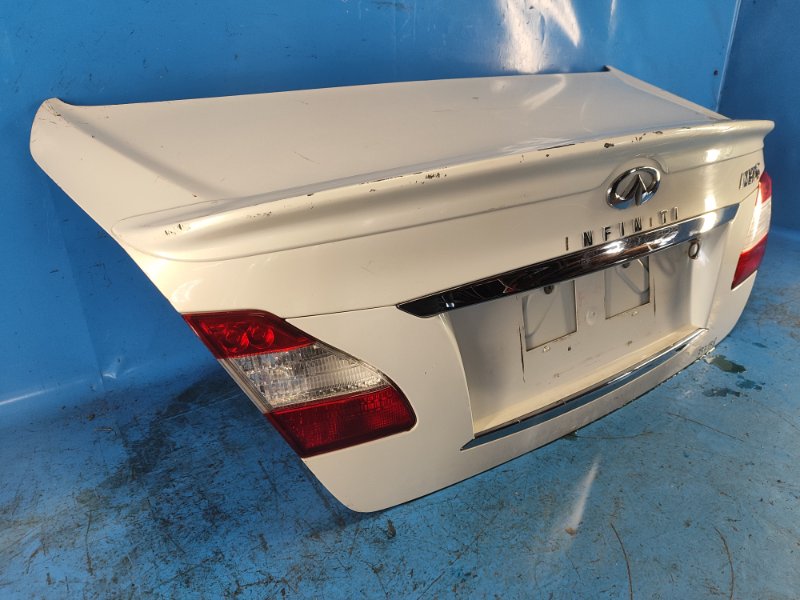Trunk lid INFINITI M25/M37/M56/Q70/M35H 10-16