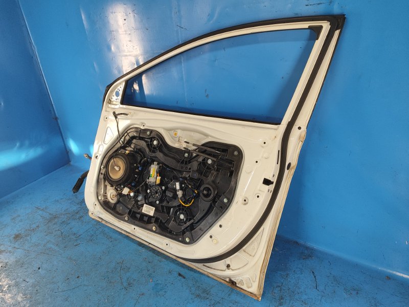 Door HYUNDAI ELANTRA MD 10-15 Right Front.